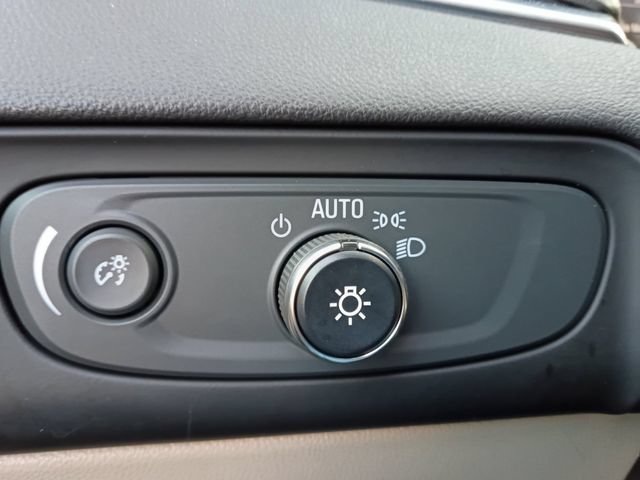 Used 2019 Buick Enclave Essence AWD/4WD image 10