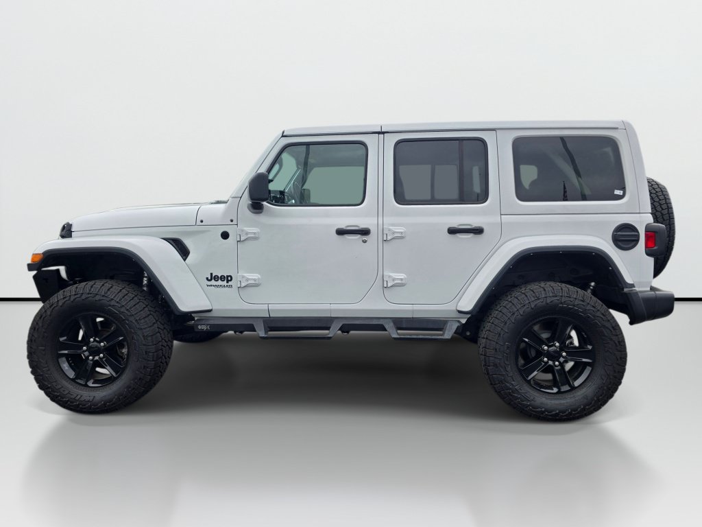 Used 2022 Jeep Wrangler Unlimited Sahara AWD/4WD image 3