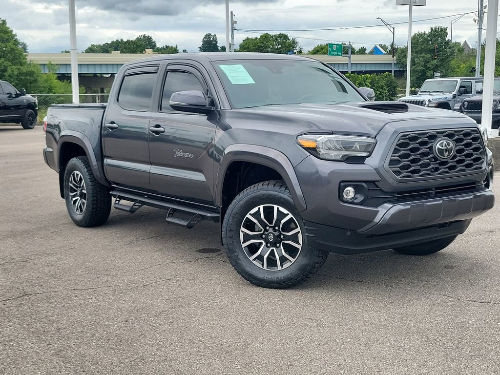Used 2021 Toyota Tacoma TRD Sport w/ TRD Premium Sport Package AWD/4WD image 21