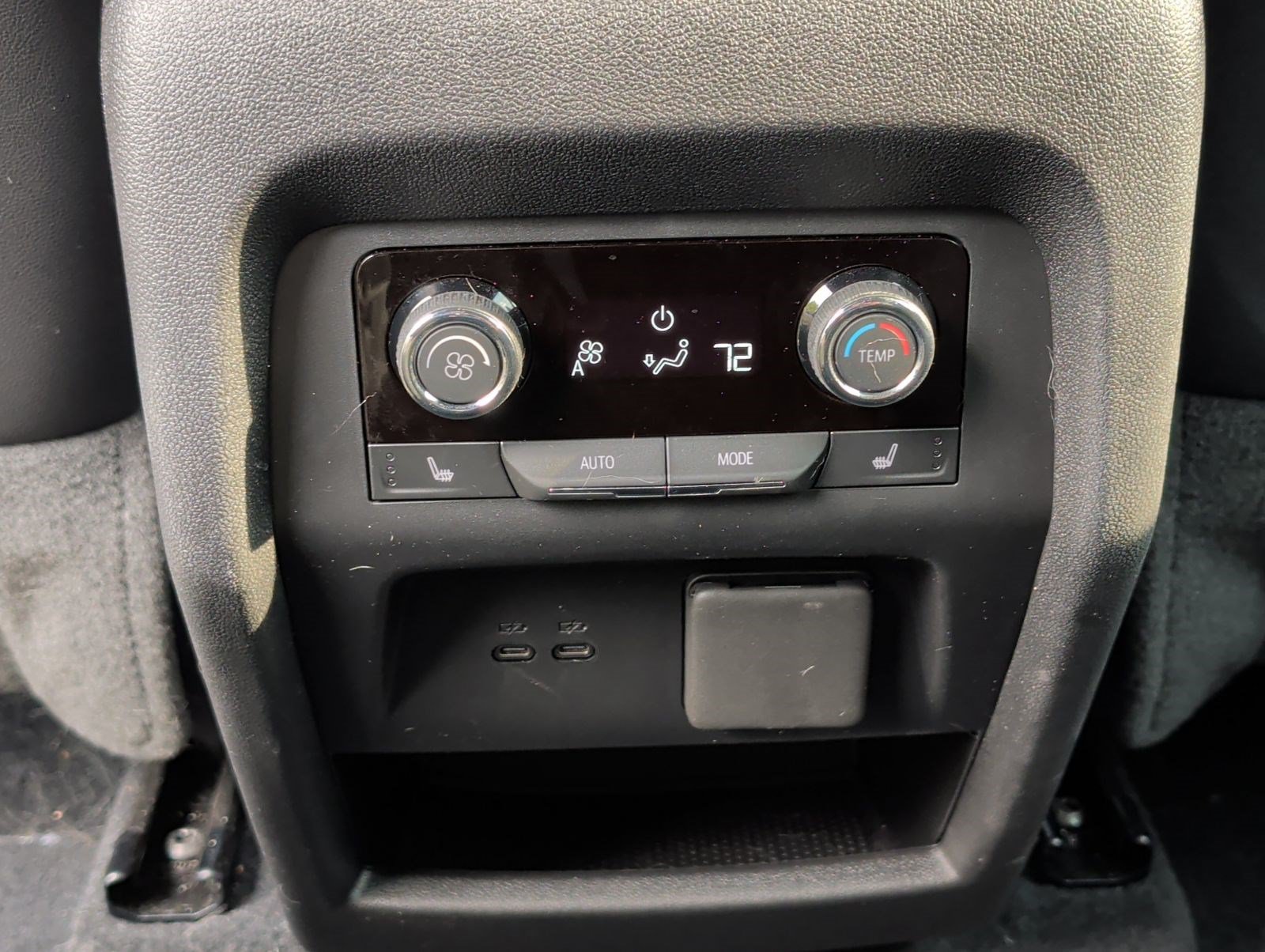 Used 2025 Chevrolet Traverse RS FWD image 25