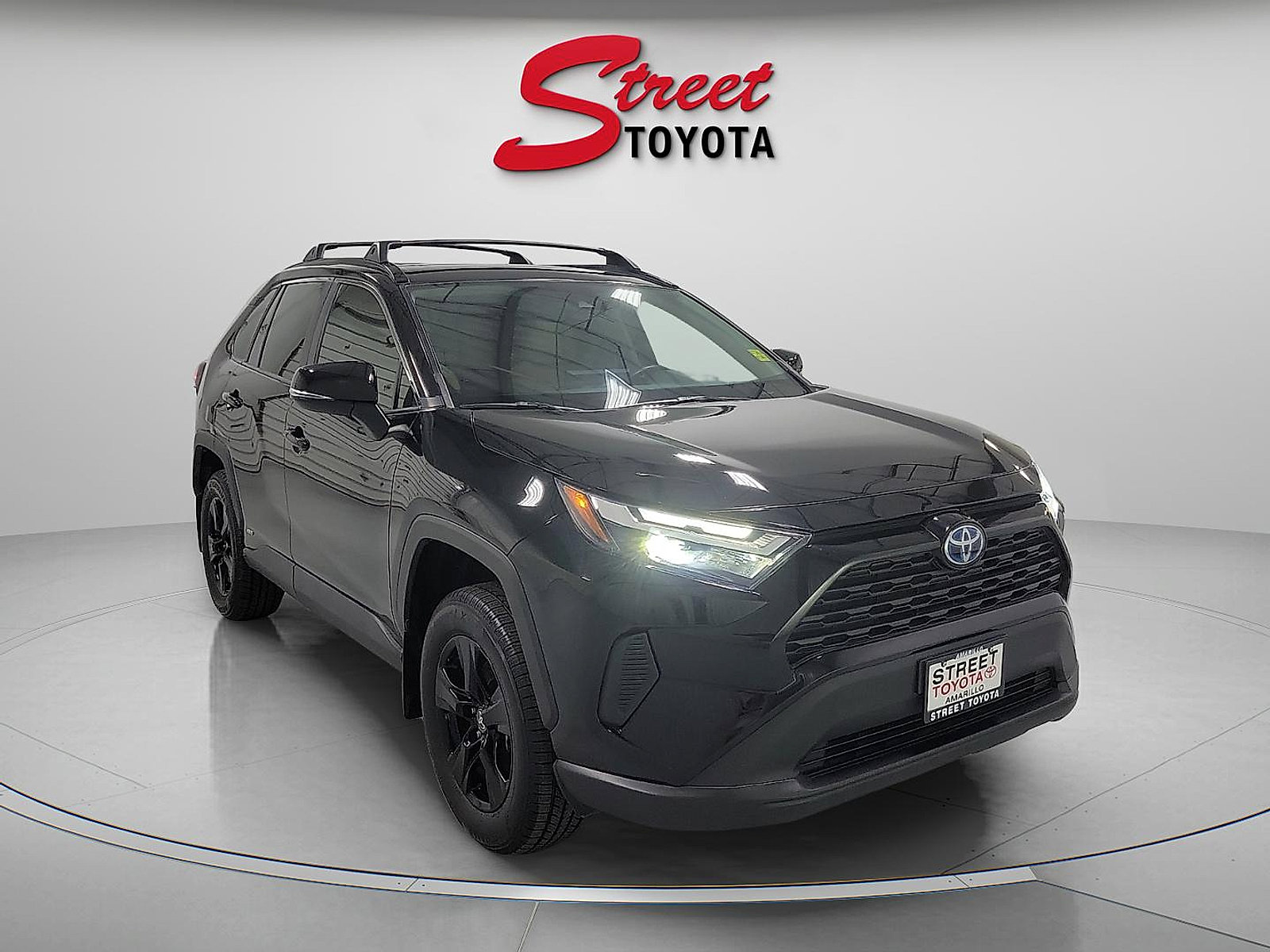 Certified 2022 Toyota RAV4 XLE w/ Convenience Package image 5