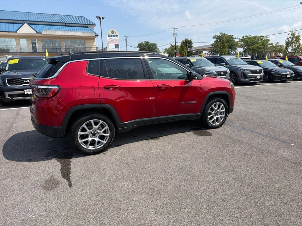 Used 2025 Jeep Compass Limited AWD/4WD image 13