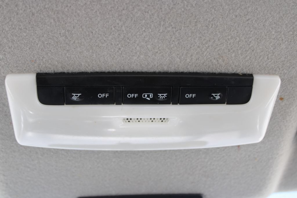 Used 2021 Nissan Kicks SV FWD image 17