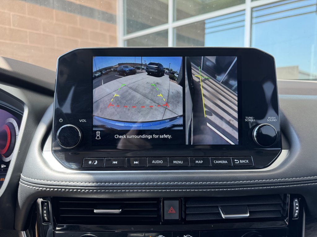 Used 2022 Nissan Rogue Platinum w/ Head-Up Display Package image 23