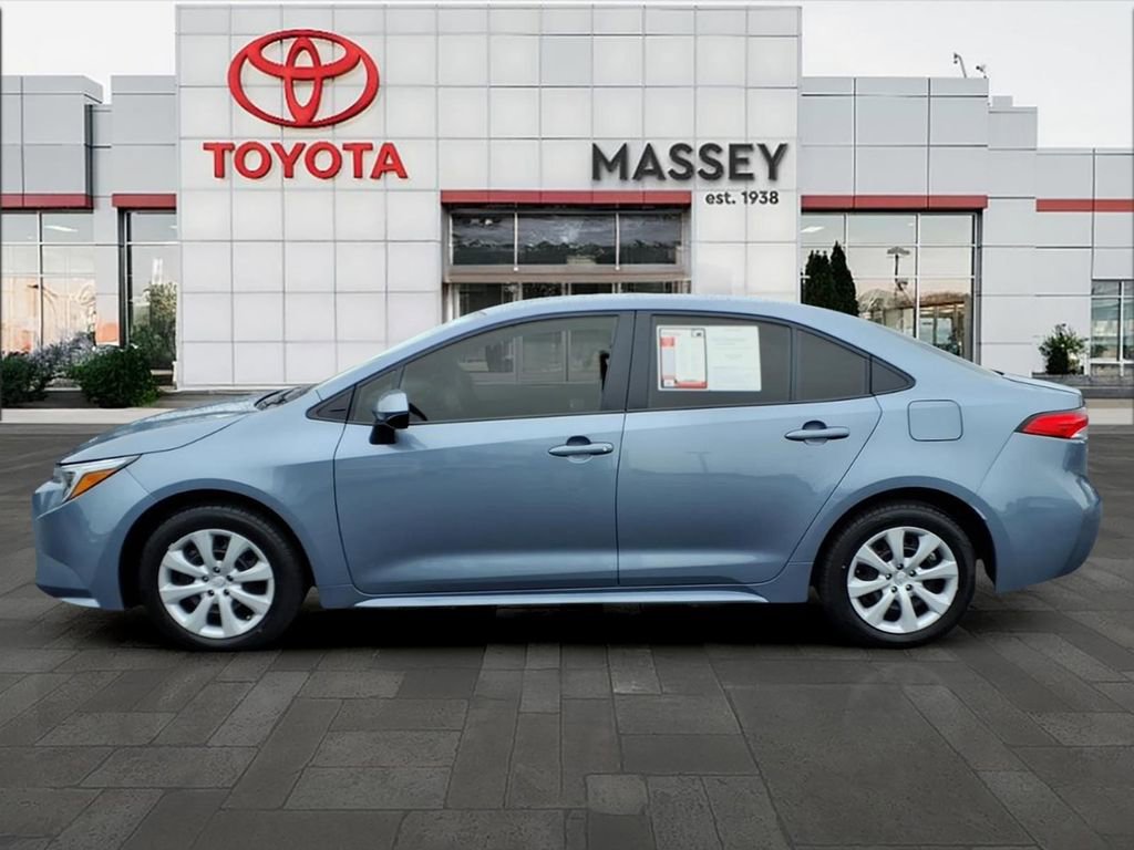 Used 2025 Toyota Corolla LE FWD image 6