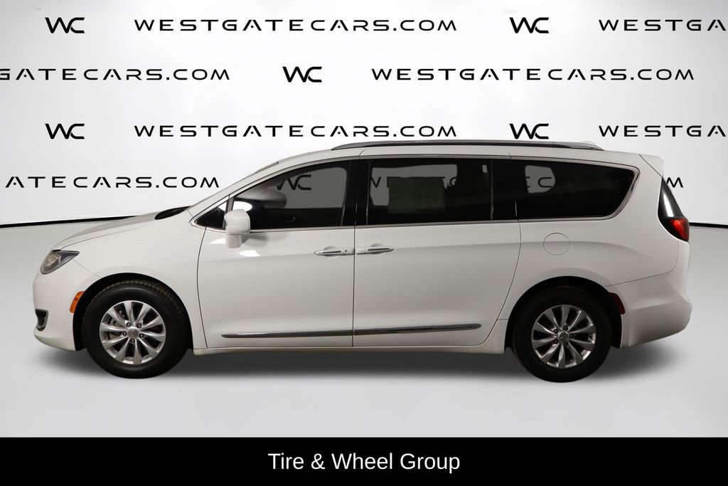 Used 2018 Chrysler Pacifica Touring-L Plus w/ Tire & Wheel Group image 5