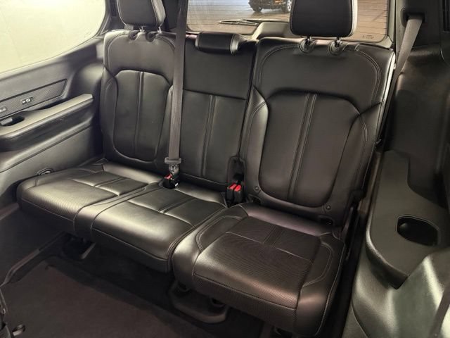 Used 2022 Jeep Wagoneer Series III w/ Premium Group I AWD/4WD image 19