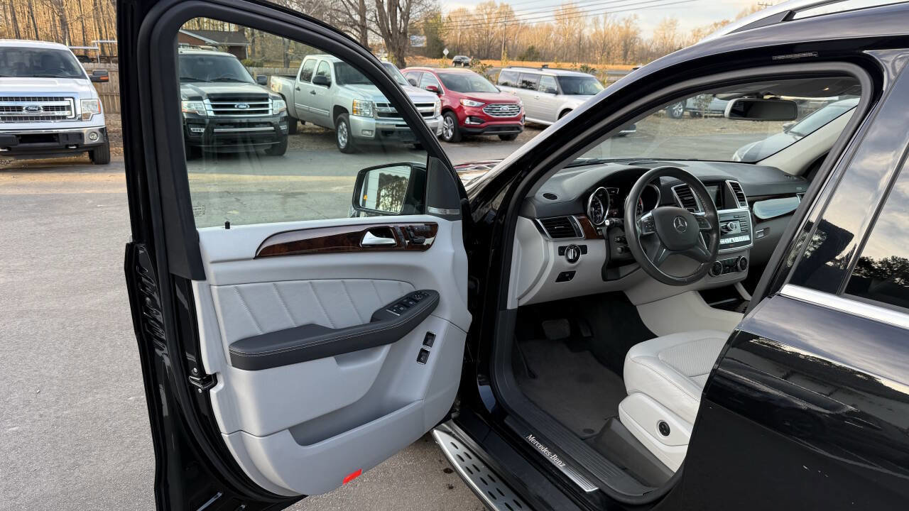 Used 2016 Mercedes-Benz GL 450 GL 450 4MATIC AWD 4dr SUV w/ Premium I Package image 12