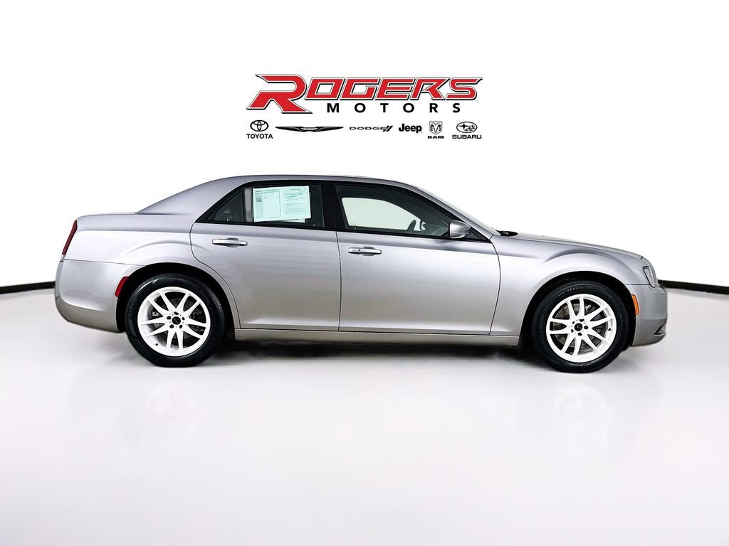 Used 2016 Chrysler 300 S AWD/4WD image 9