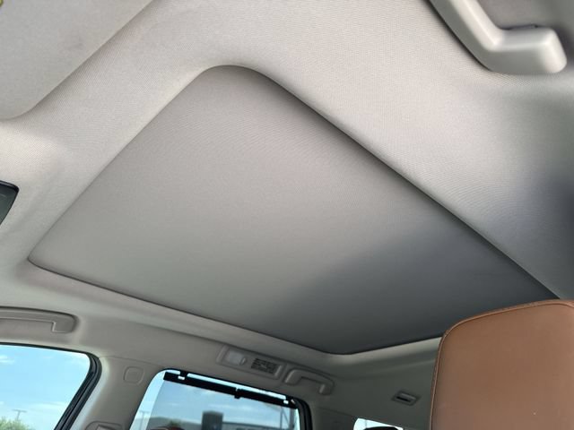 Used 2022 Nissan Pathfinder Platinum w/ Cargo Package FWD image 22