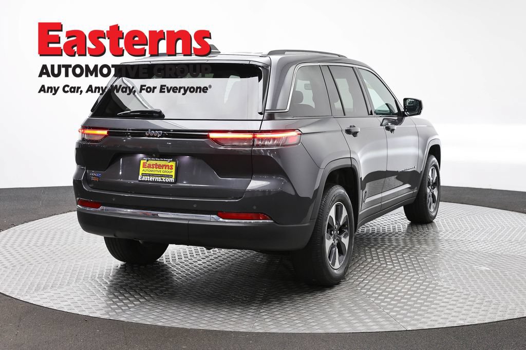 Used 2022 Jeep Grand Cherokee Limited 4xe w/ Luxury Tech Group II AWD/4WD image 5