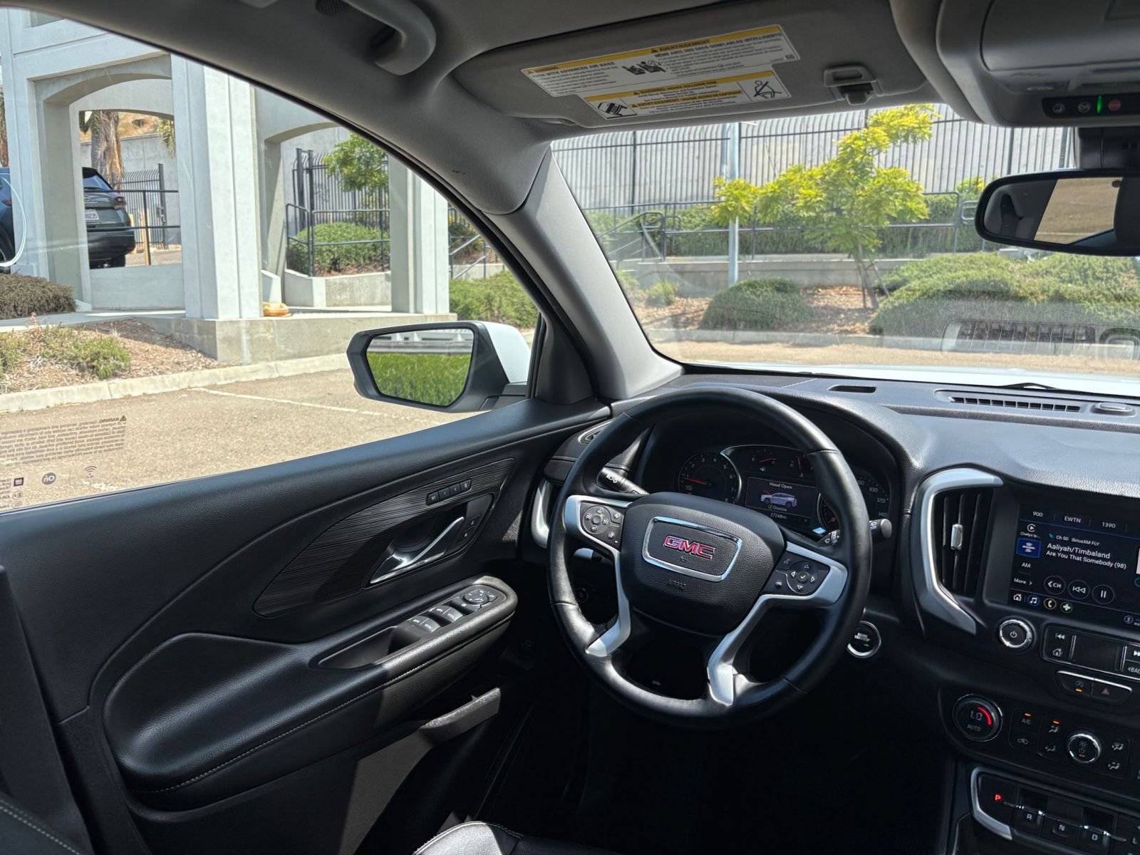 Used 2024 GMC Terrain SLT AWD/4WD image 36