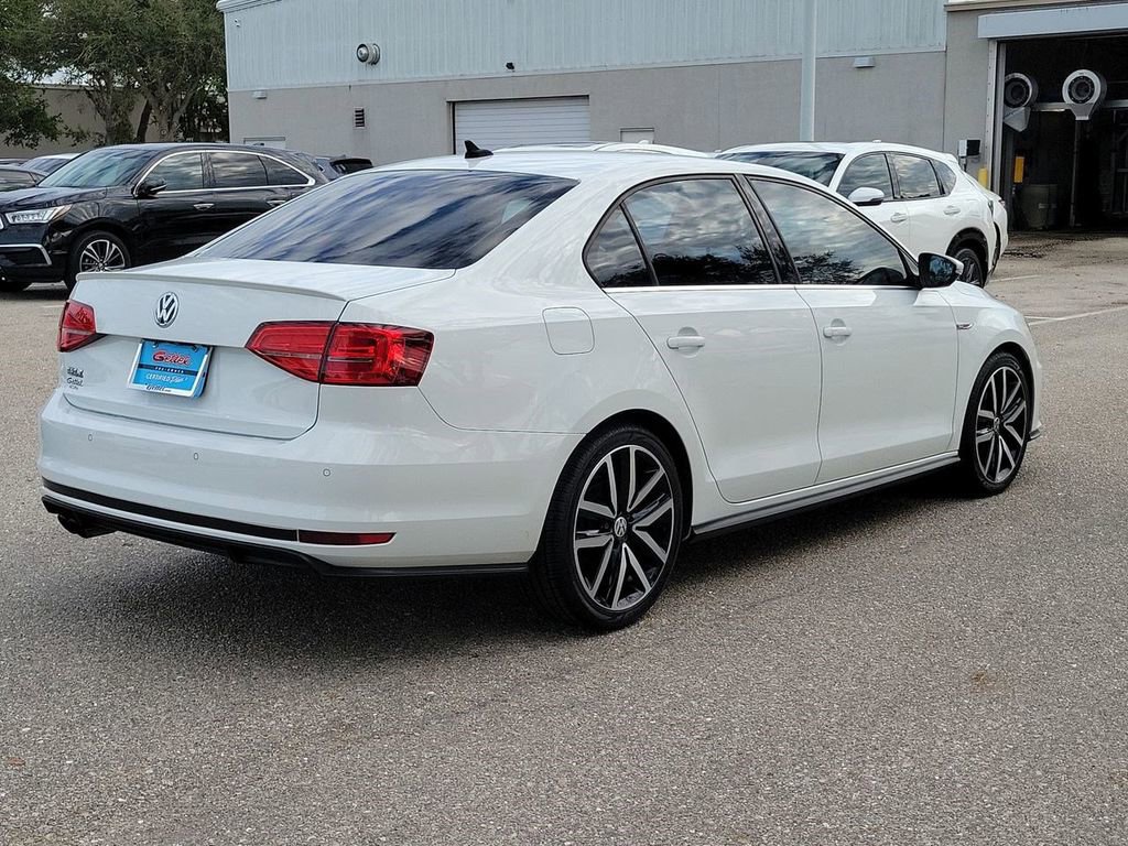 Used 2018 Volkswagen Jetta GLI image 11