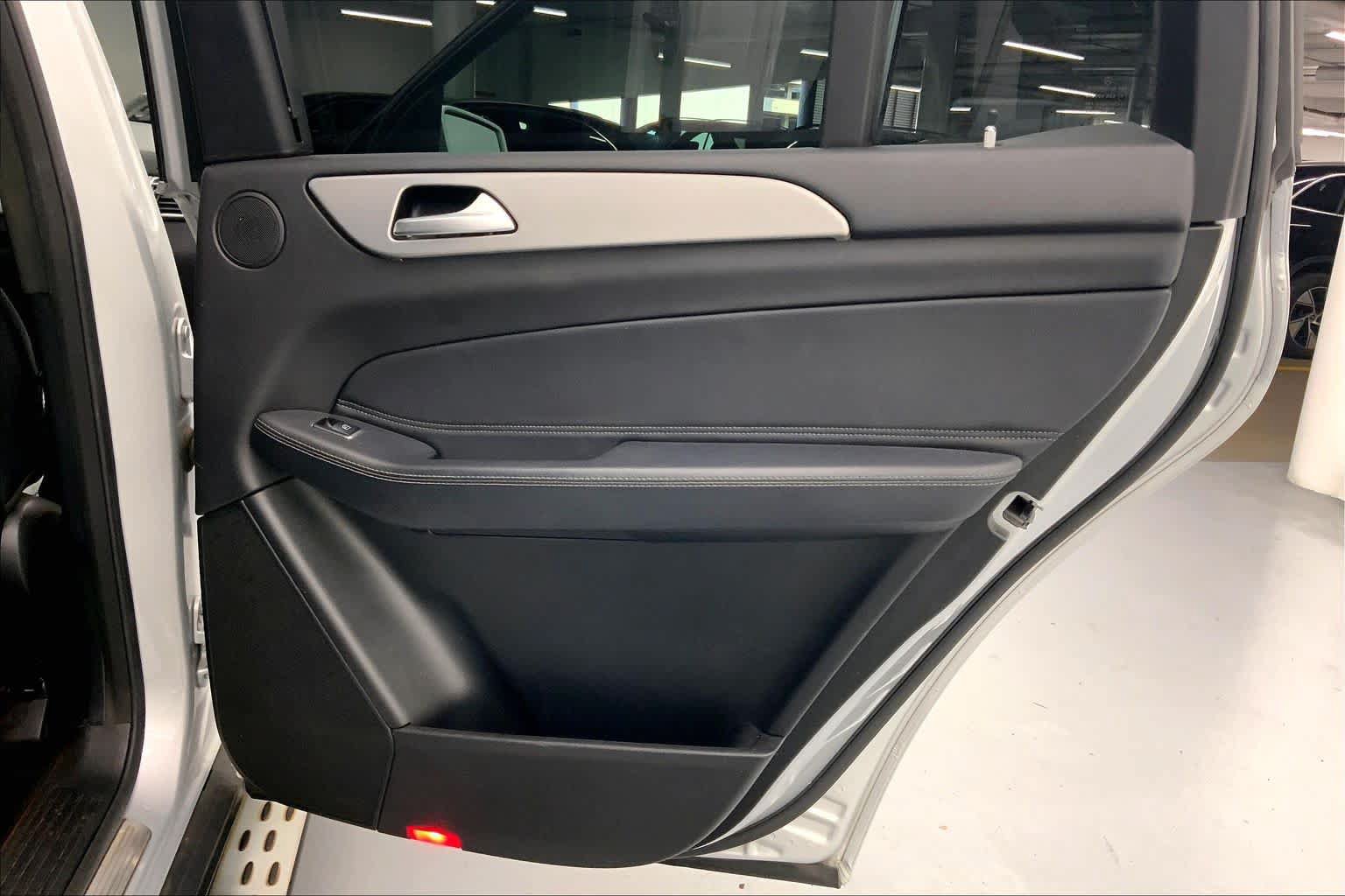 Used 2019 Mercedes-Benz GLS 450 4MATIC image 12
