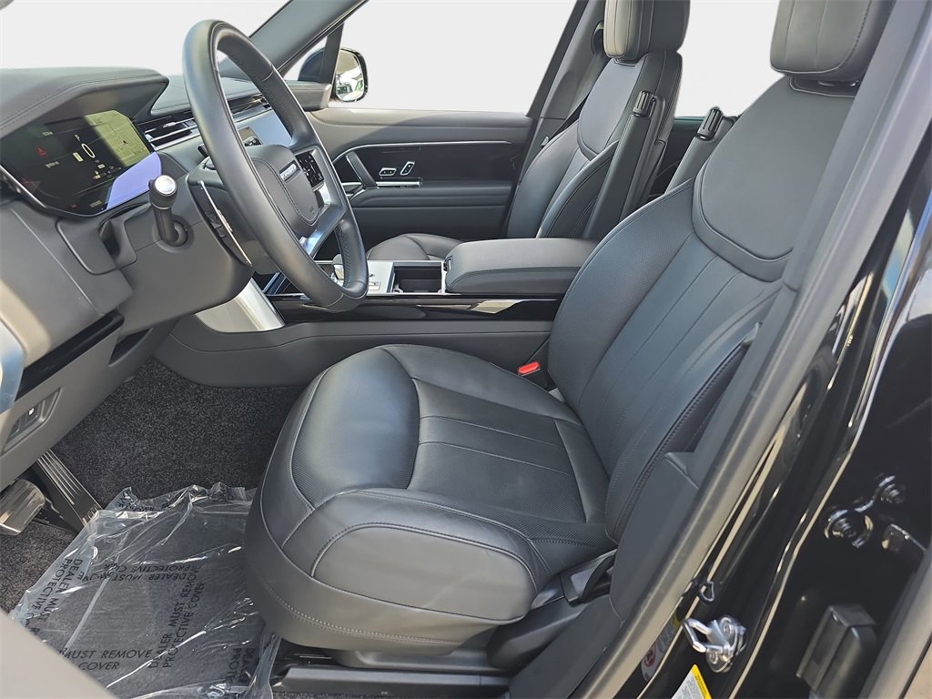 Certified 2025 Land Rover Range Rover SE image 16