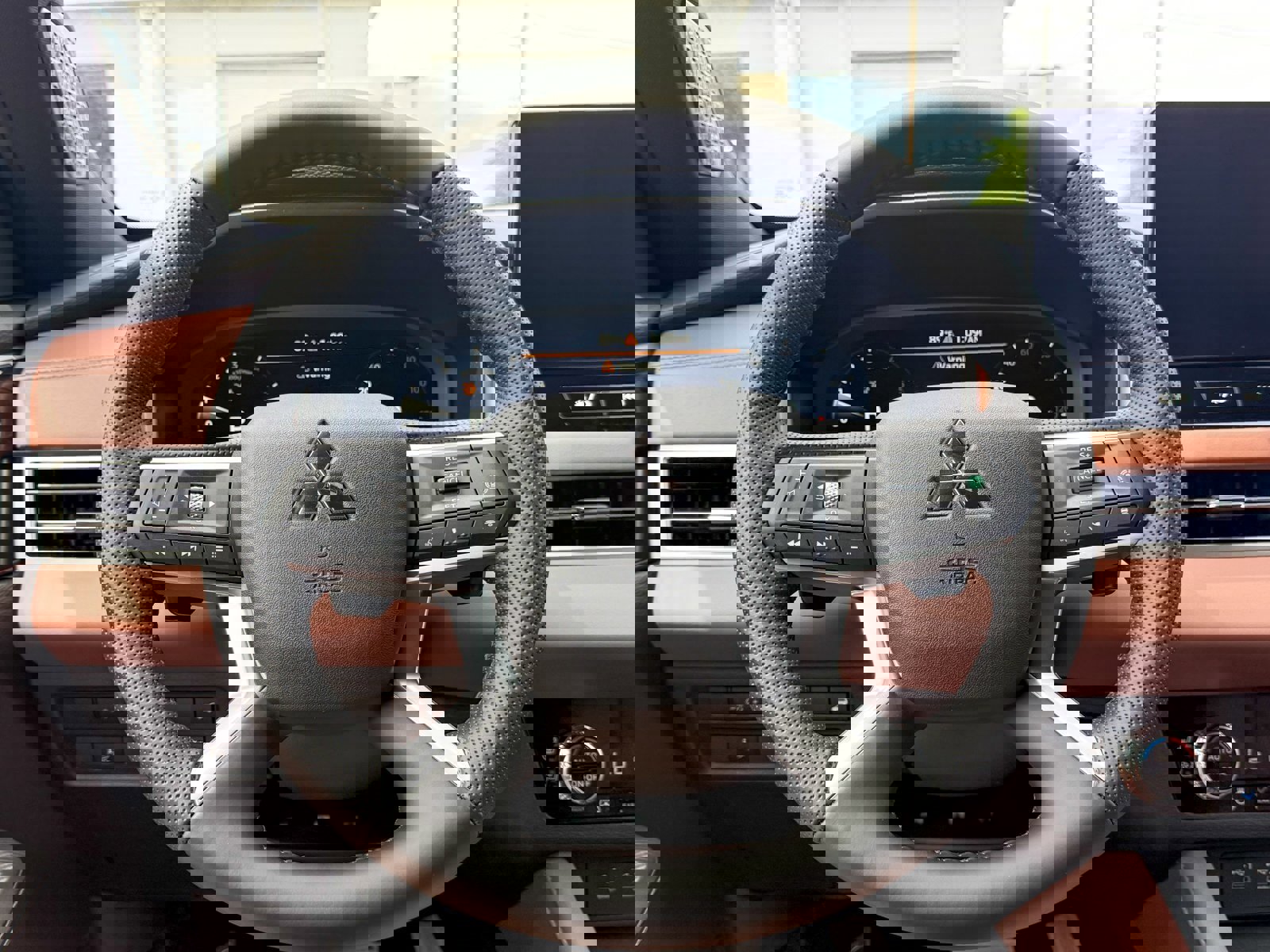 New 2025 Mitsubishi Outlander SEL image 41