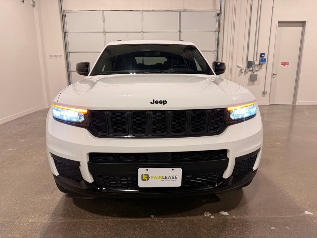 Used 2021 Jeep Grand Cherokee L Laredo RWD image 2