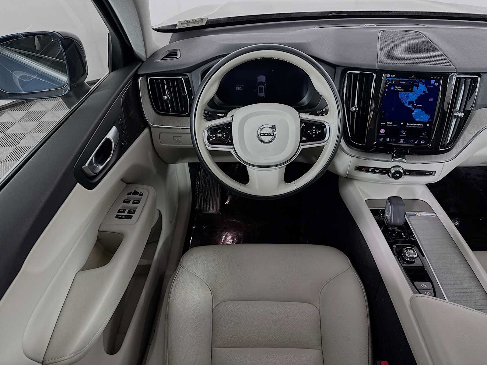 Used 2023 Volvo XC60 B5 Plus w/ Protection Package Premier FWD image 21