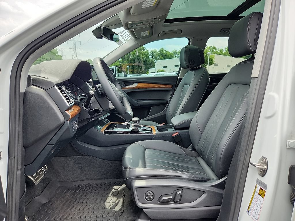 Used 2024 Audi Q5 Premium AWD/4WD image 13