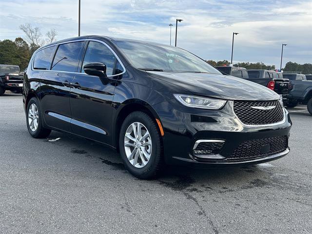 New 2026 Chrysler Pacifica Select image 5