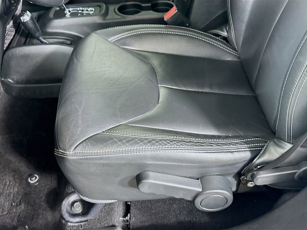 Used 2017 Jeep Wrangler Unlimited Rubicon image 18