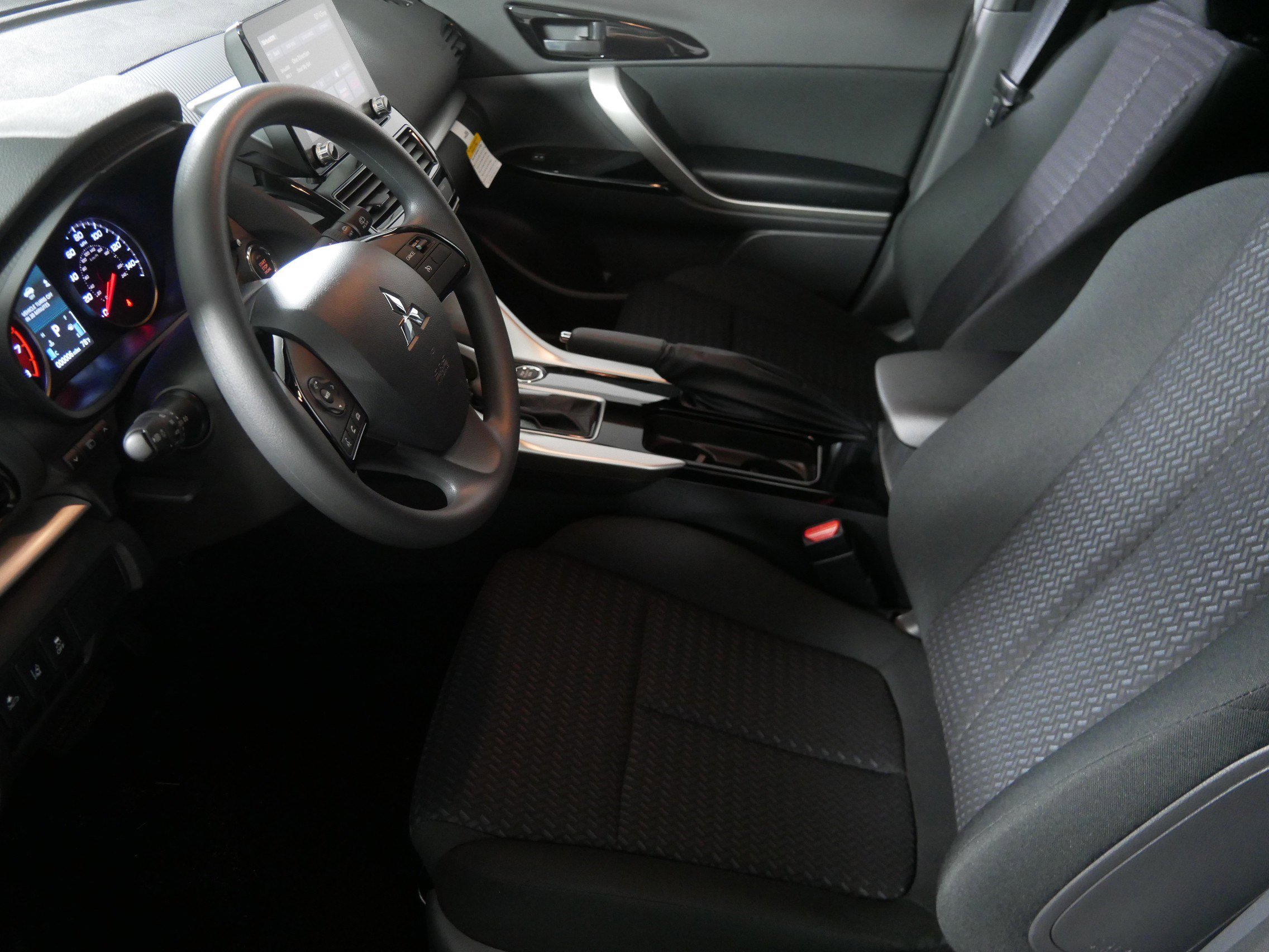 New 2025 Mitsubishi Eclipse Cross LE image 4