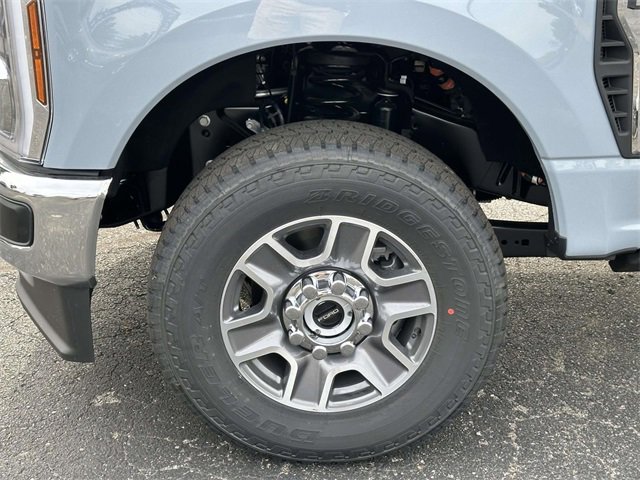 New 2026 Ford F350 Lariat w/ FX4 Off-Road Package image 10