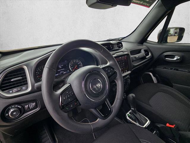 Used 2021 Jeep Renegade Latitude FWD image 10