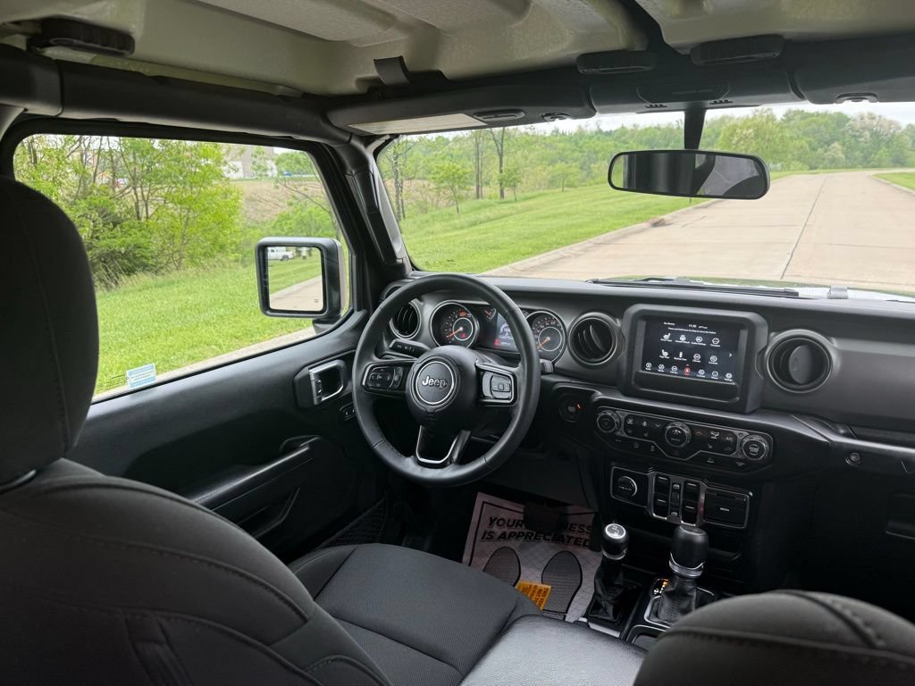 Used 2023 Jeep Wrangler Unlimited Sport AWD/4WD image 18