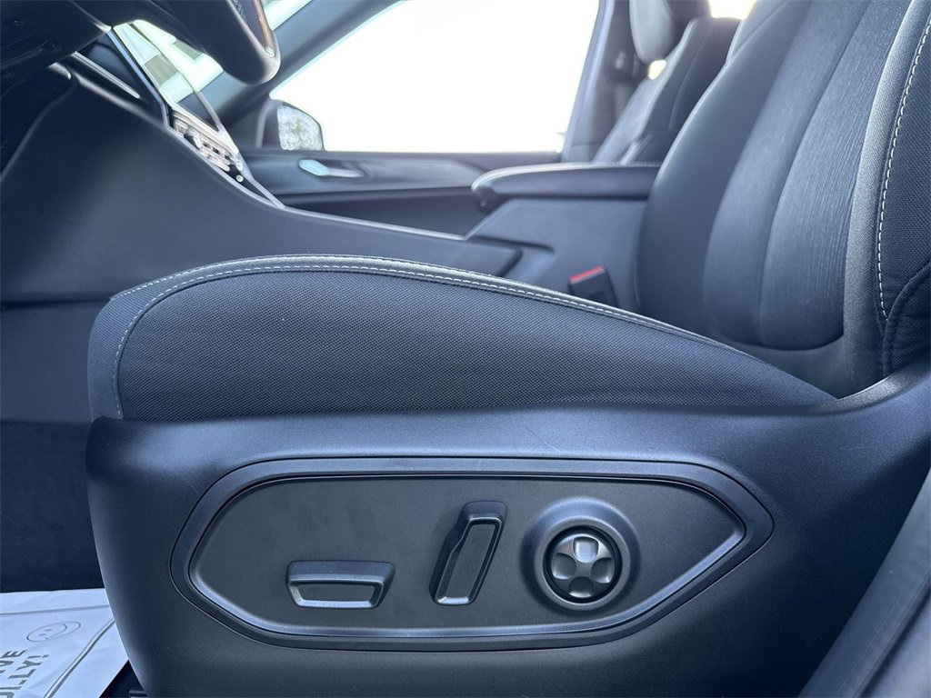 New 2025 Jeep Grand Cherokee L Laredo w/ Luxury Tech Group I image 12