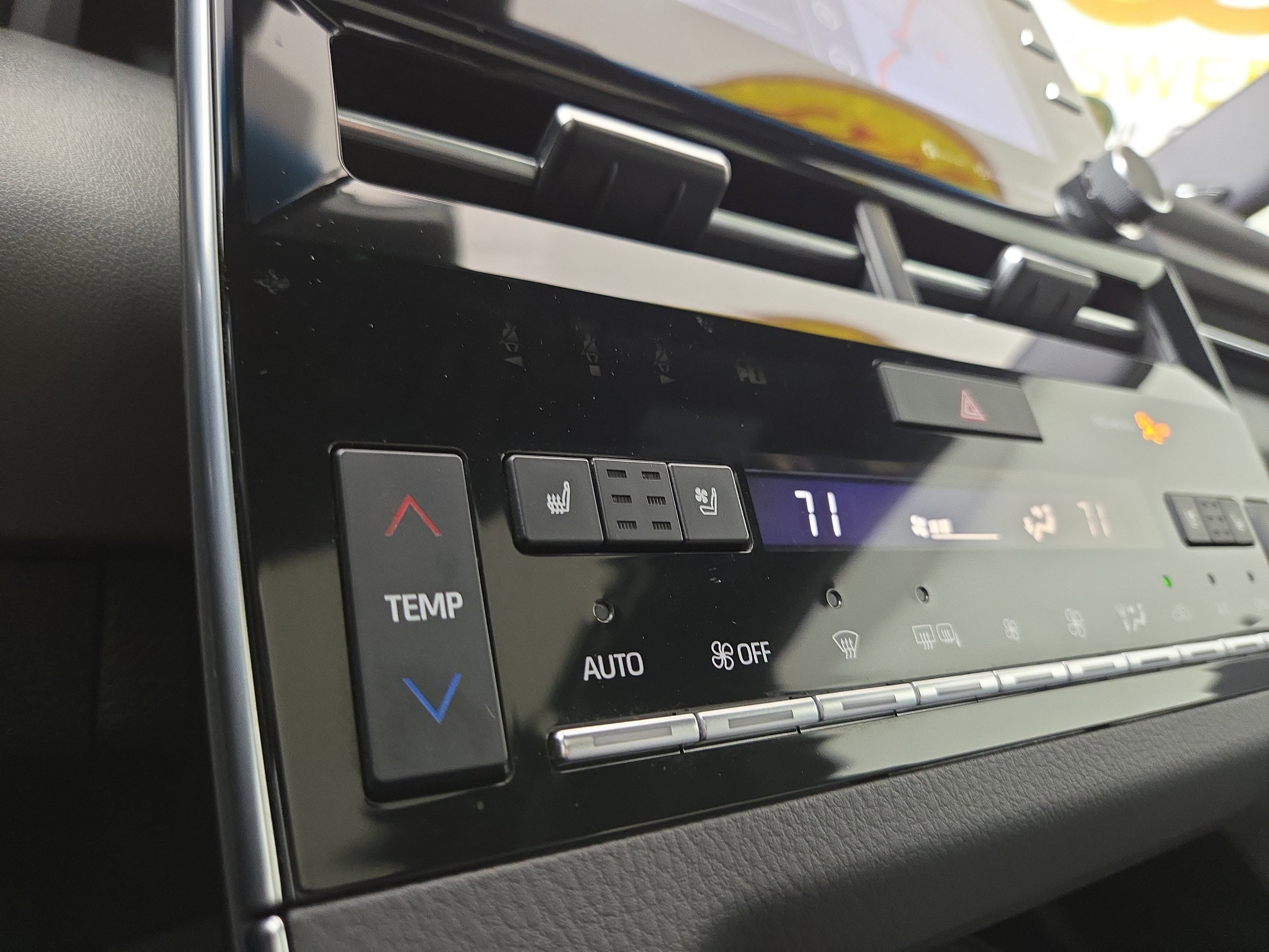 Used 2019 Toyota Avalon Limited image 26