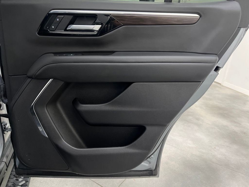 Used 2025 Chevrolet Tahoe Z71 image 19