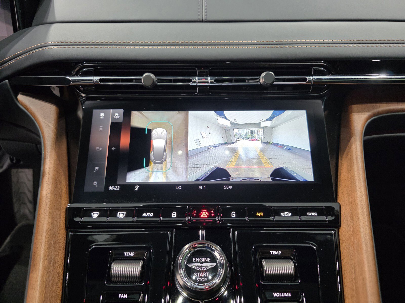 Used 2025 Aston Martin DB12 Coupe image 13