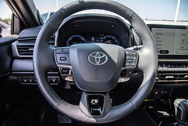 Used 2025 Toyota Camry XSE w/ Premium Plus Package AWD/4WD image 8