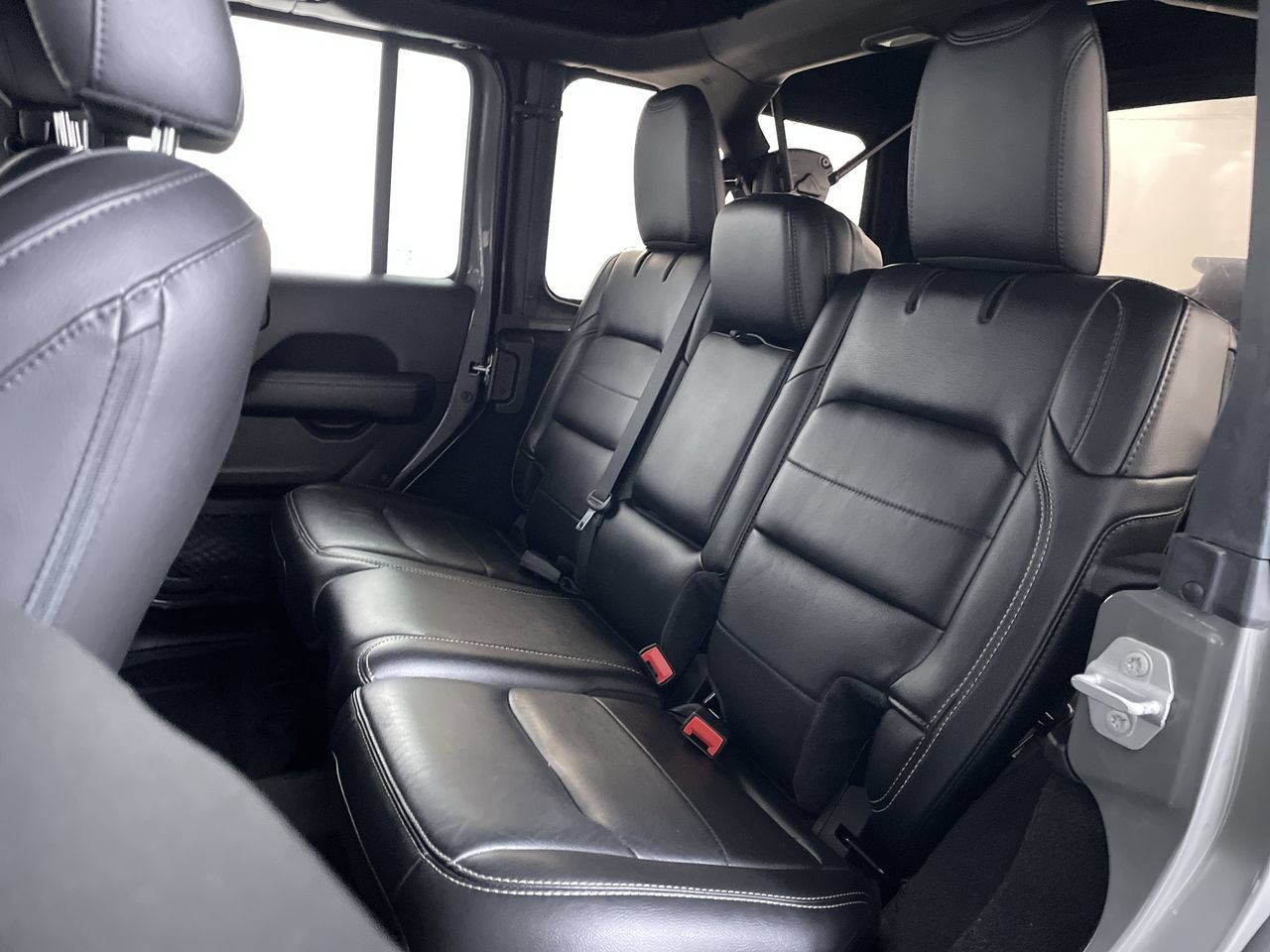 Used 2020 Jeep Wrangler Unlimited Sahara AWD/4WD image 22