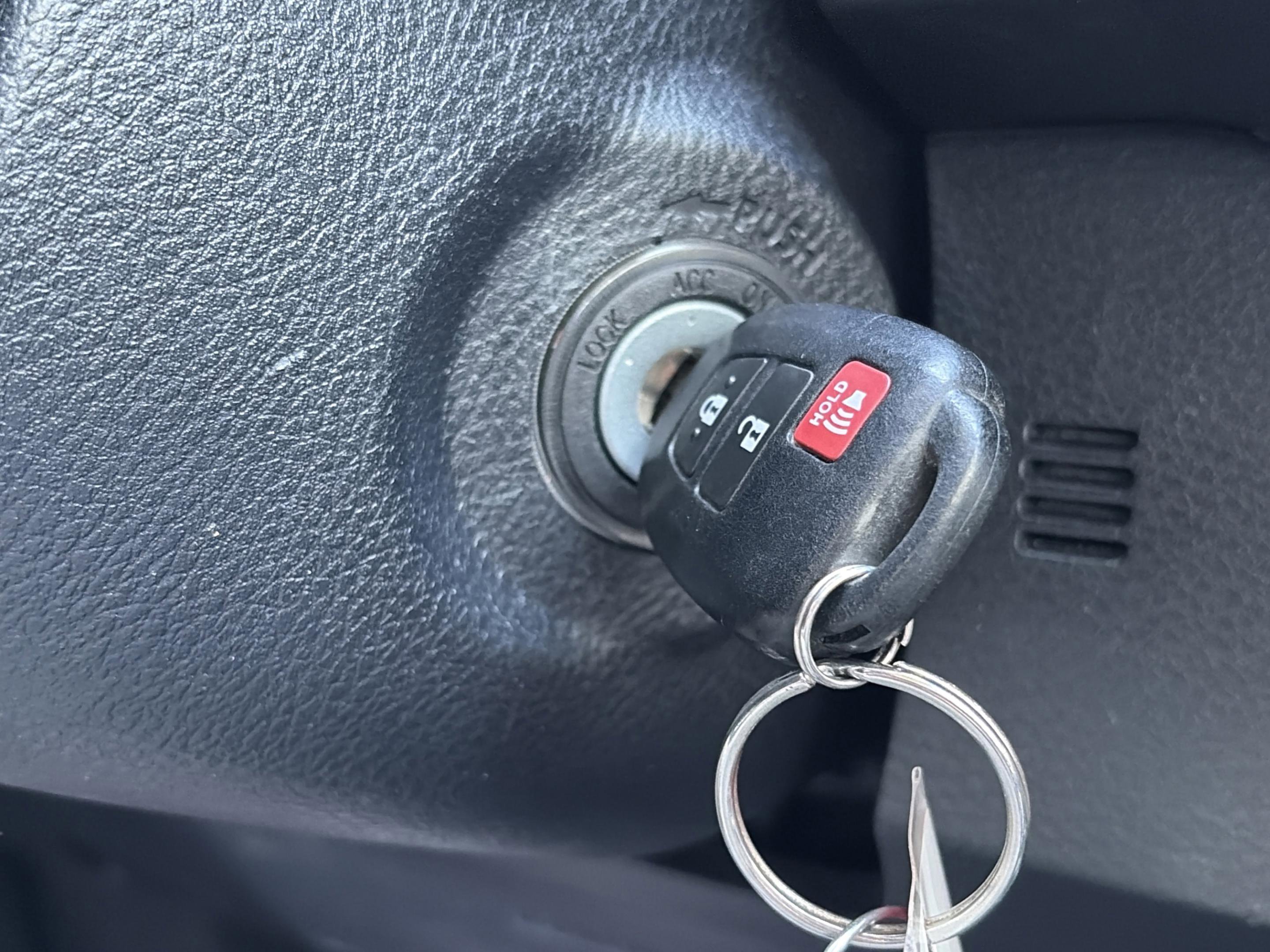 Used 2020 Toyota Tacoma SR AWD/4WD image 15