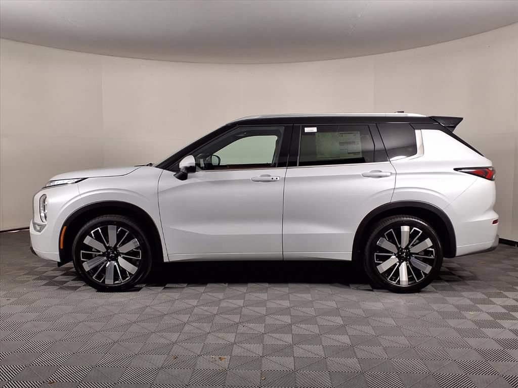 New 2026 Mitsubishi Outlander SEL FWD image 4