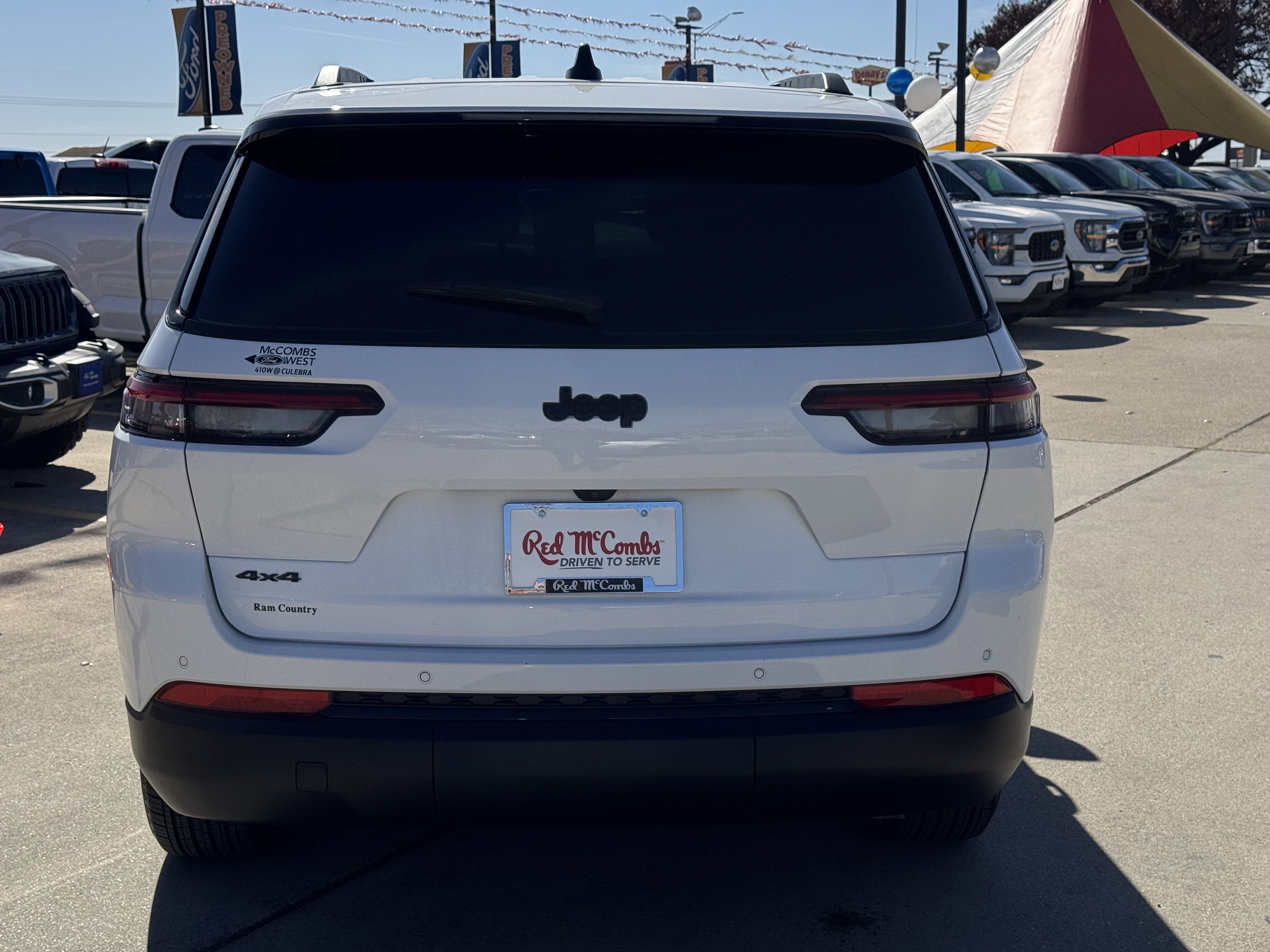 Used 2025 Jeep Grand Cherokee L Laredo image 7