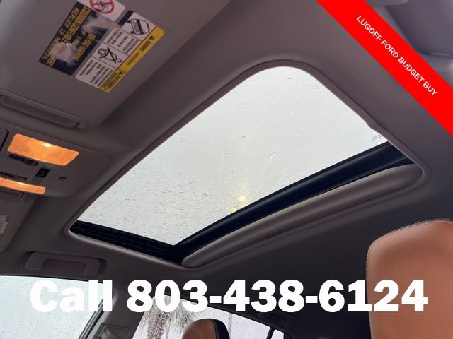 Used 2017 Toyota RAV4 Platinum FWD image 17