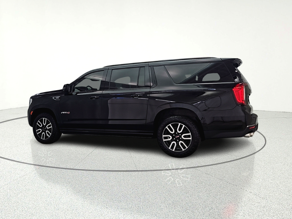 Used 2022 GMC Yukon XL AT4 w/ Technology Package AWD/4WD image 4