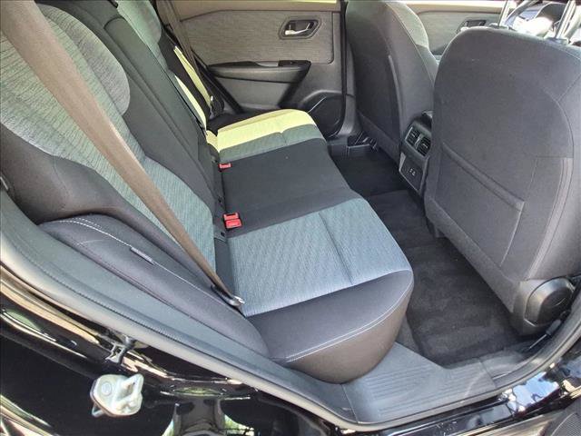 Used 2023 Nissan Rogue SV FWD image 19