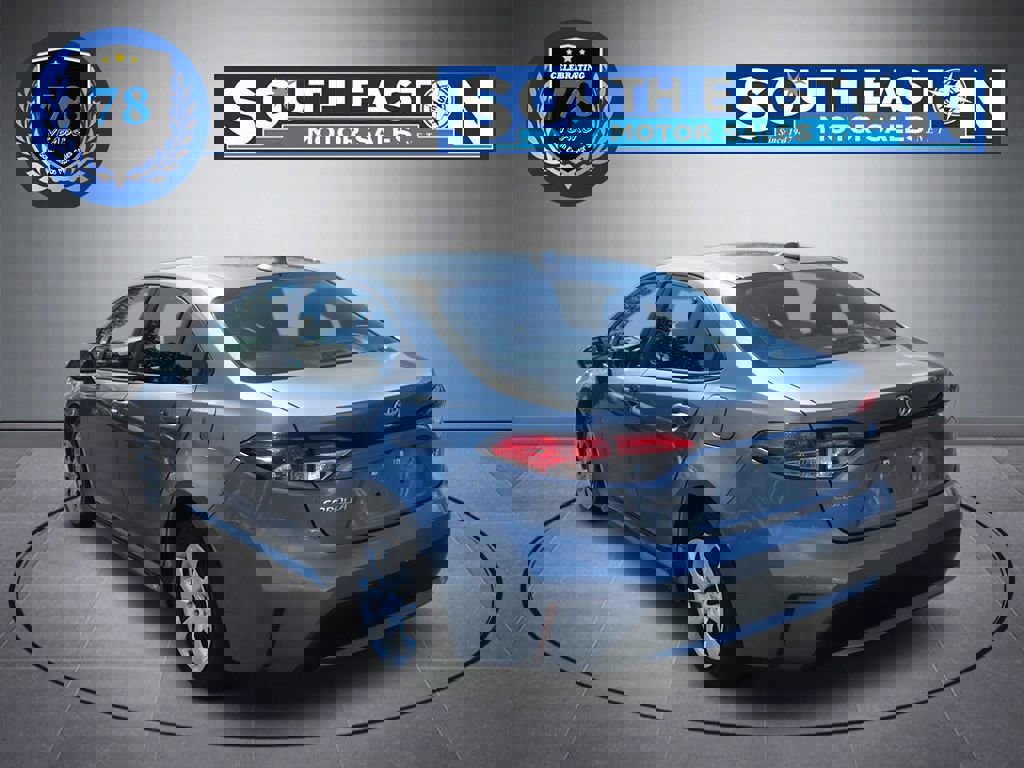 Used 2021 Toyota Corolla LE image 6