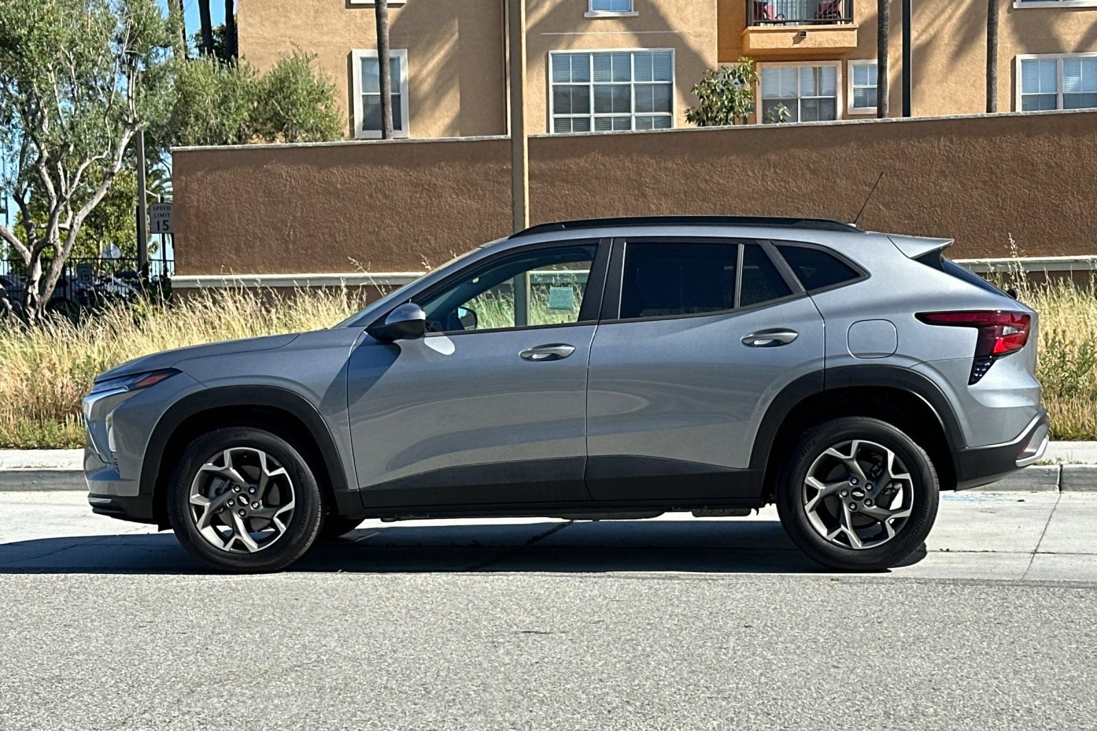 Used 2026 Chevrolet Trax LT w/ LT Convenience Package FWD image 7