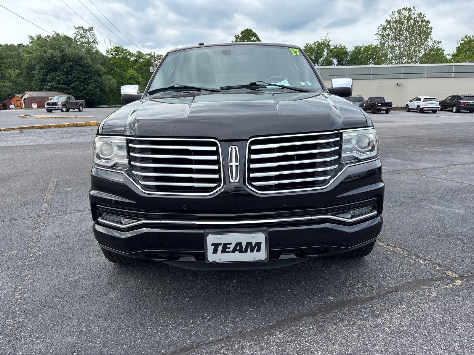 Used 2017 Lincoln Navigator L Reserve AWD/4WD image 2