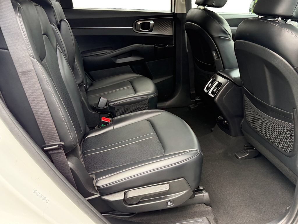 Certified 2023 Kia Sorento EX AWD/4WD image 10