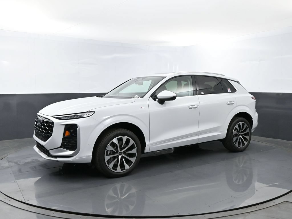New 2026 Audi Q3 quattro 2.0T AWD/4WD image 1