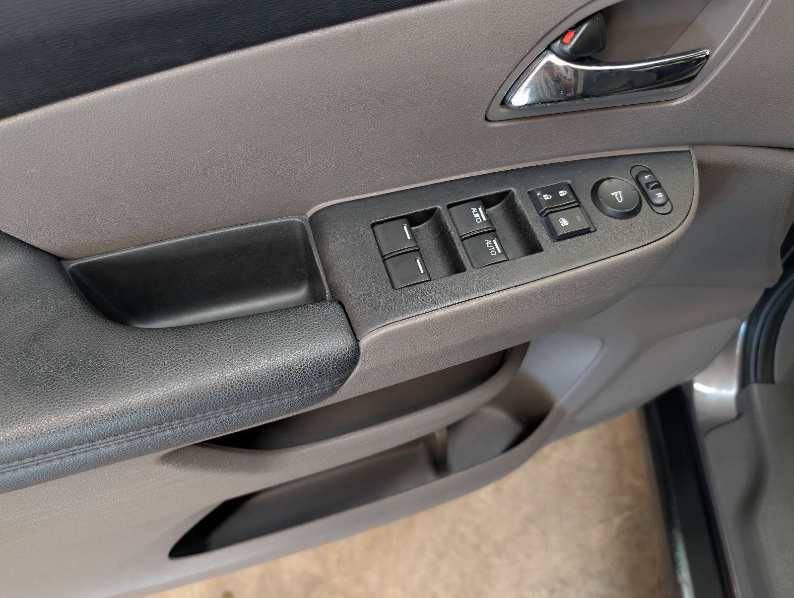 Used 2015 Honda Odyssey EX-L image 19