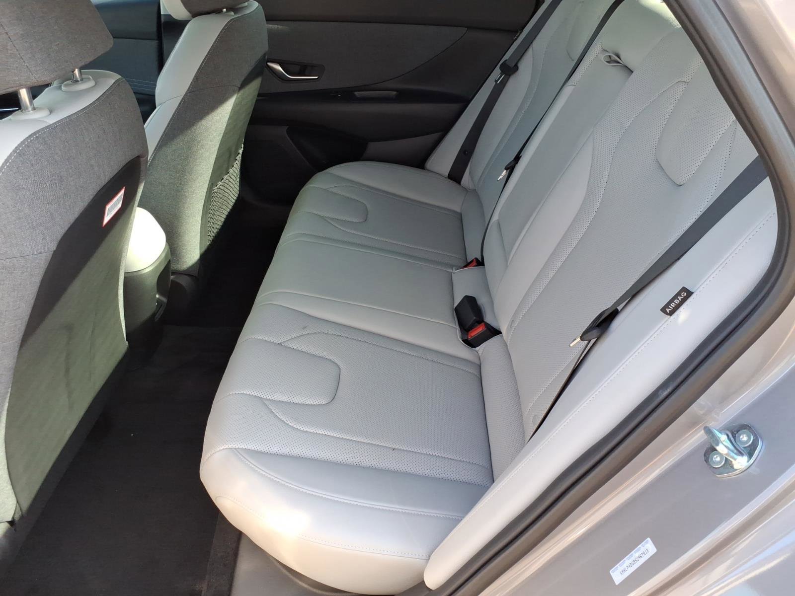 Certified 2025 Hyundai Elantra Limited FWD image 17