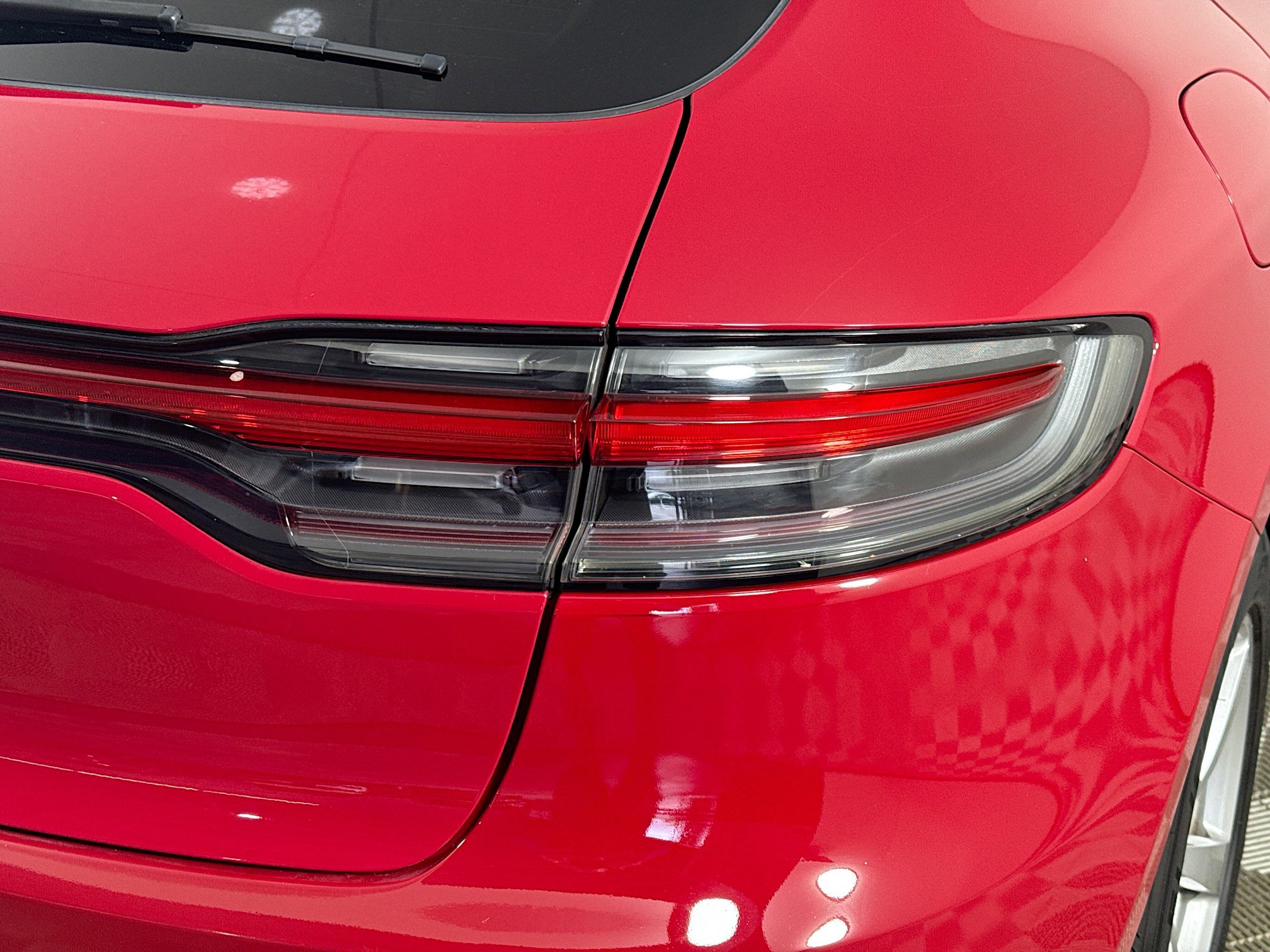 Used 2021 Porsche Macan image 32