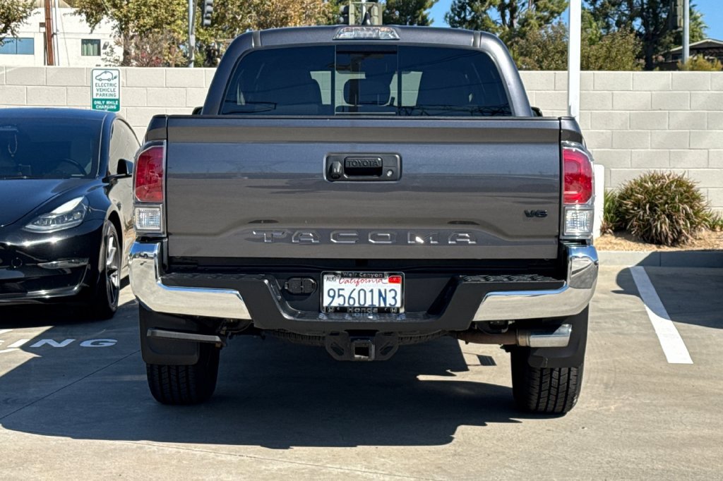 Used 2022 Toyota Tacoma TRD Off-Road AWD/4WD image 9